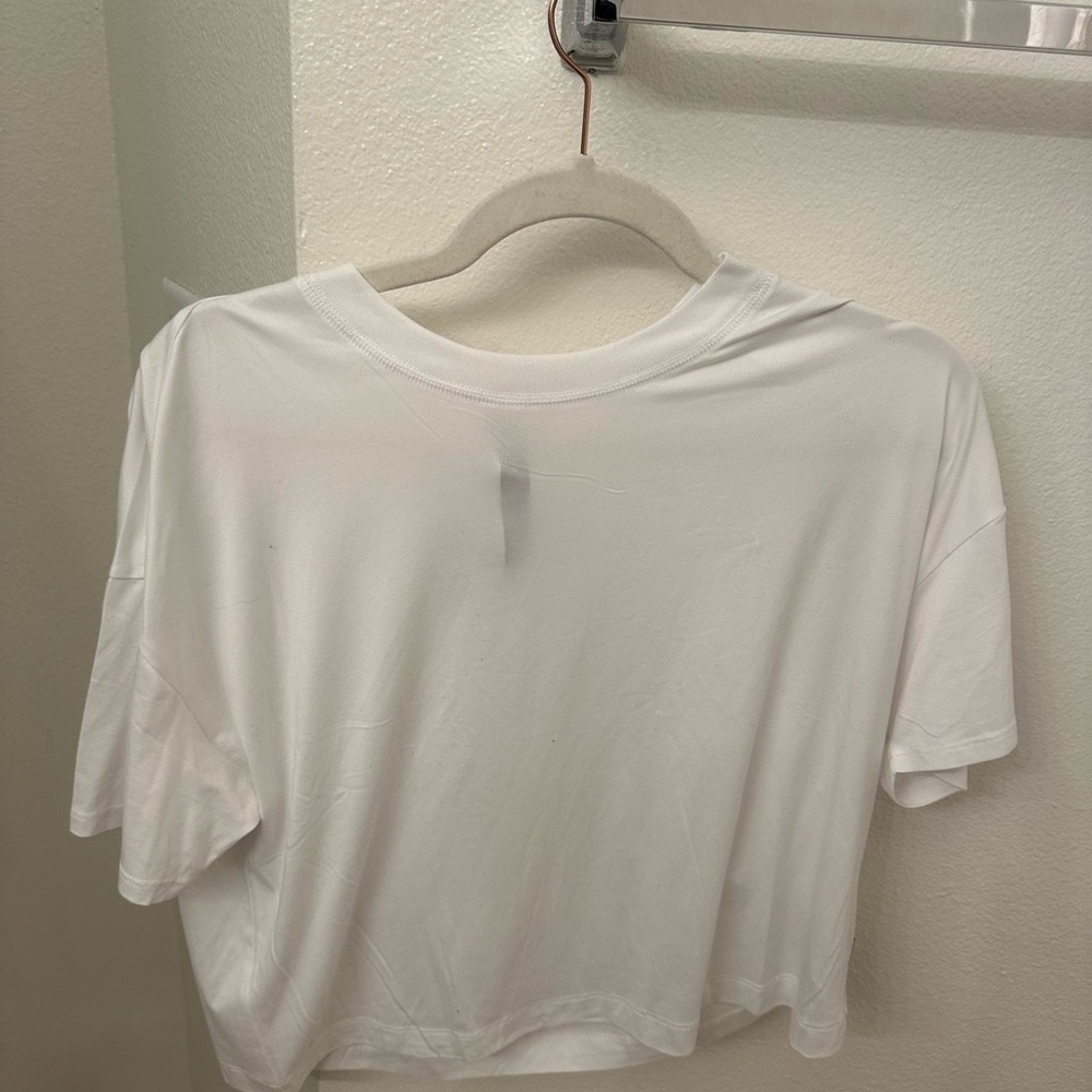 Vuori Classic White Short Sleeve Tee